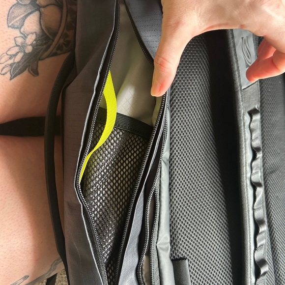 Timbuk2 Black Impulse Travel Bag Backpack 55L - Picture 3 of 13